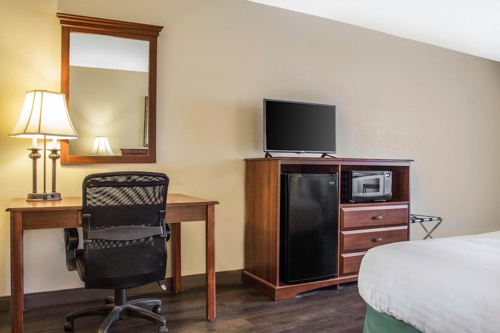 Quality Inn Benson I-10 Exit 304 44/49