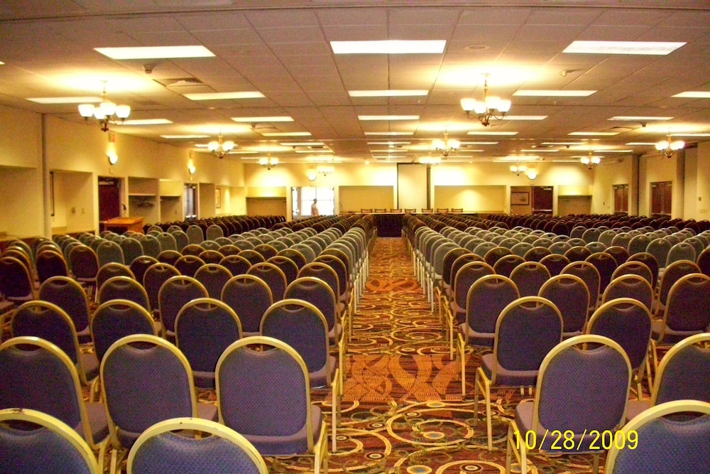 Rock Island Inn & Suites Marshalltown 42/55
