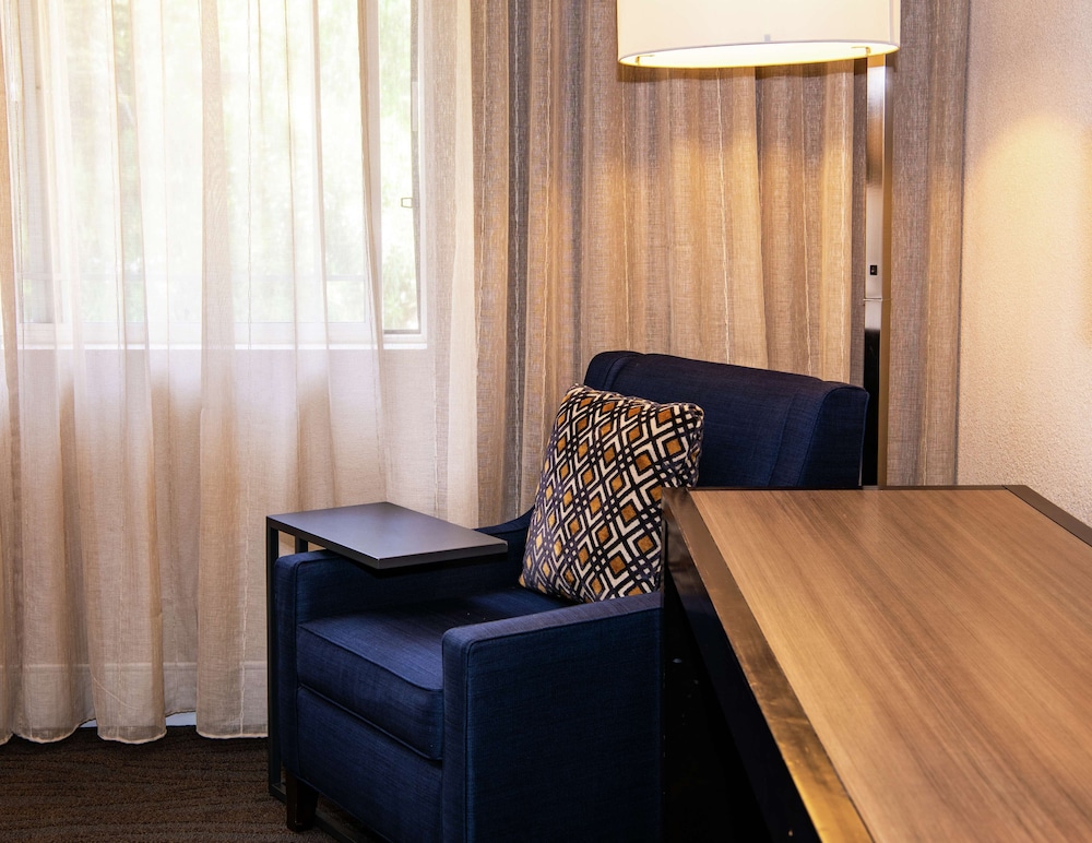 Hilton Santa Cruz/Scotts Valley 39/75