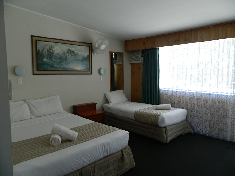 The Coachman Motel 15/42