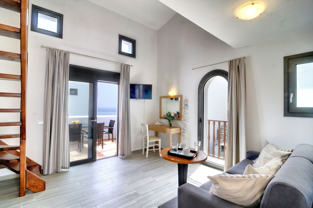 MYRTOS MARE SUITES 7/46