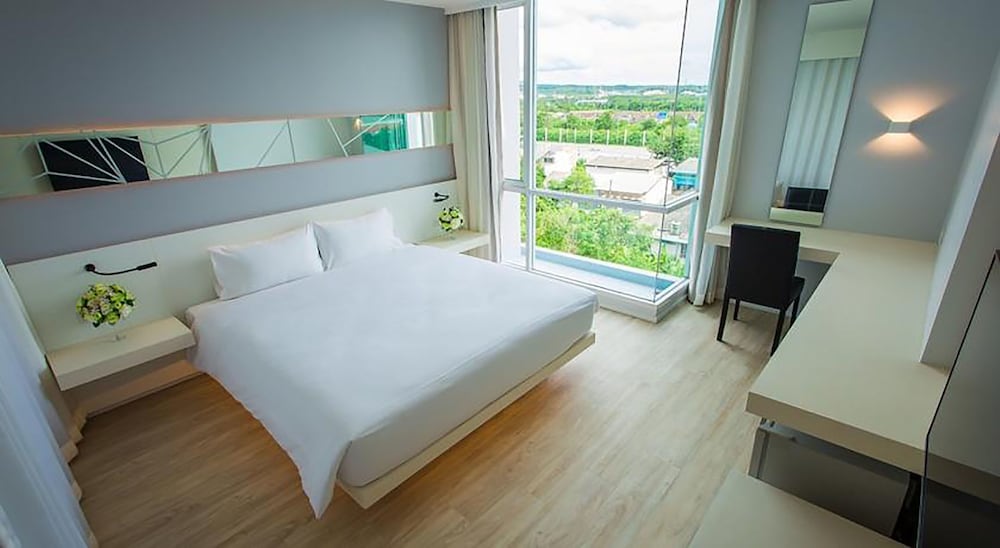 Crystal Hotel Hat Yai 18/54