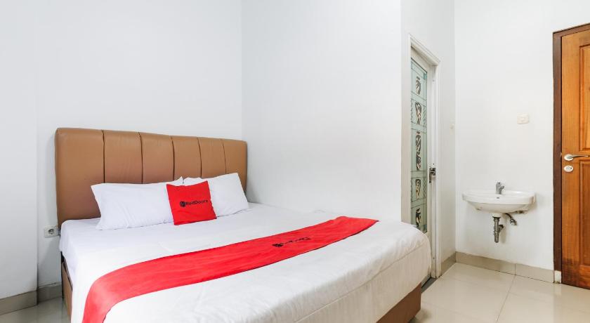 Reddoorz Near Siloam Hospital Palembang 23/56