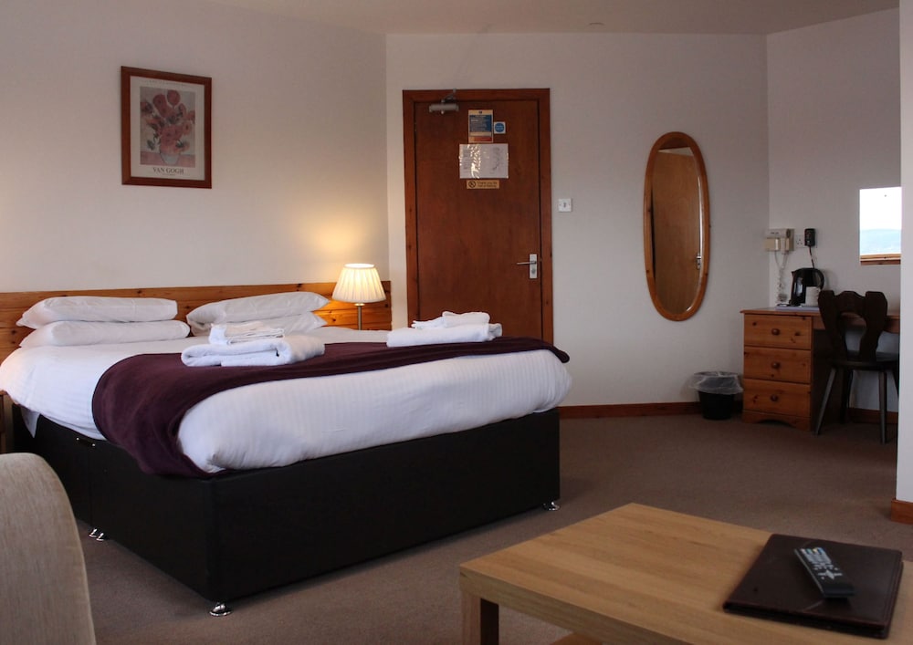 Smithton Hotel 10/70