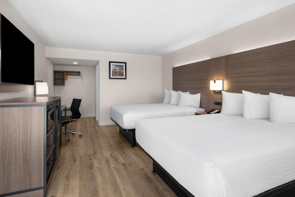 Travelodge by Wyndham Imperial/El Centro 13/48