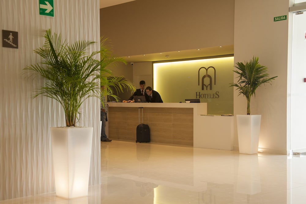 Hotel M A Sevilla Congresos 7/73