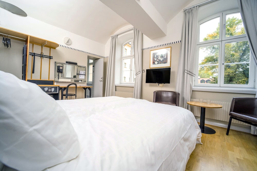 STANDARD, DOUBLE BED