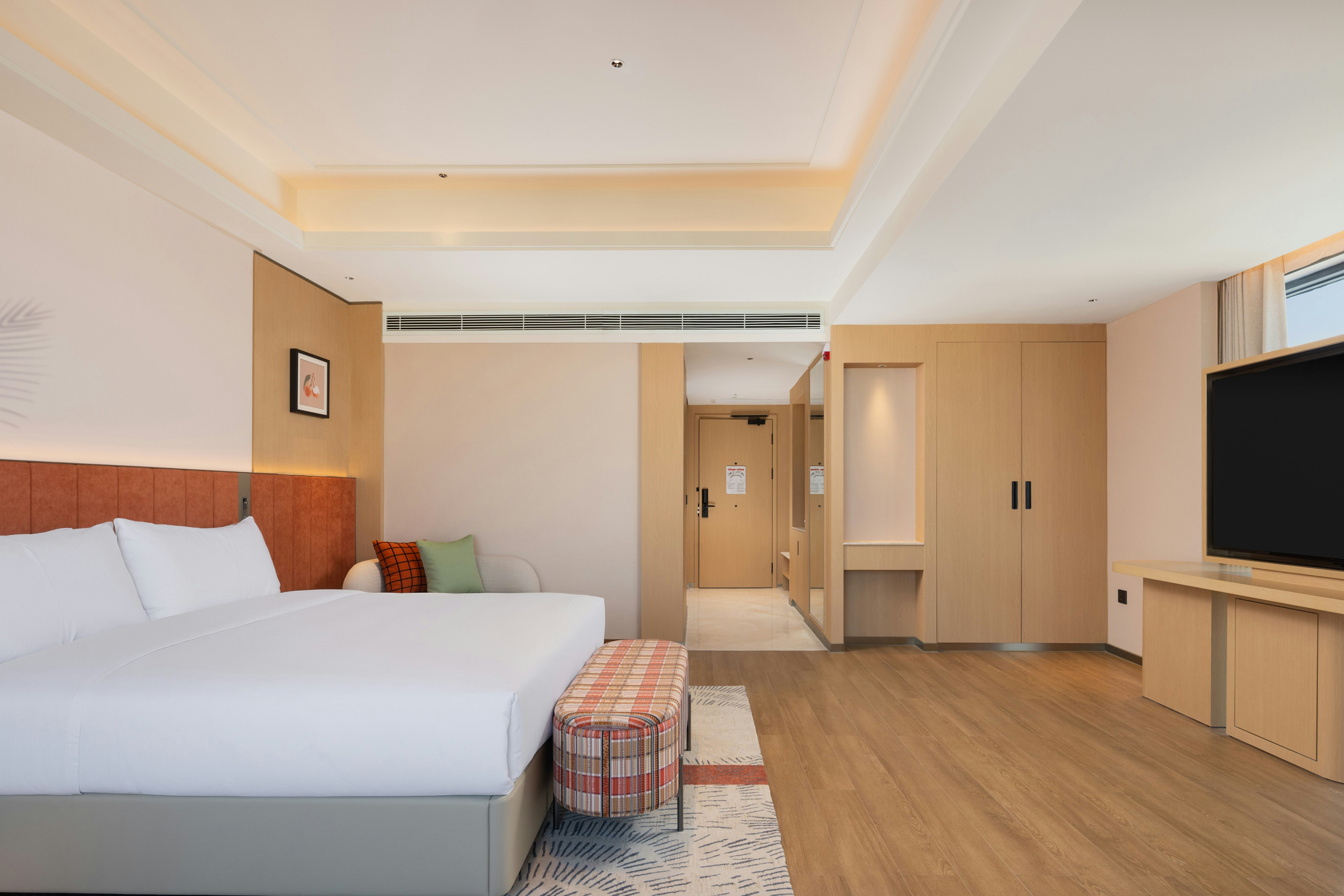 ROOM, KING BED, ACCESSIBLE