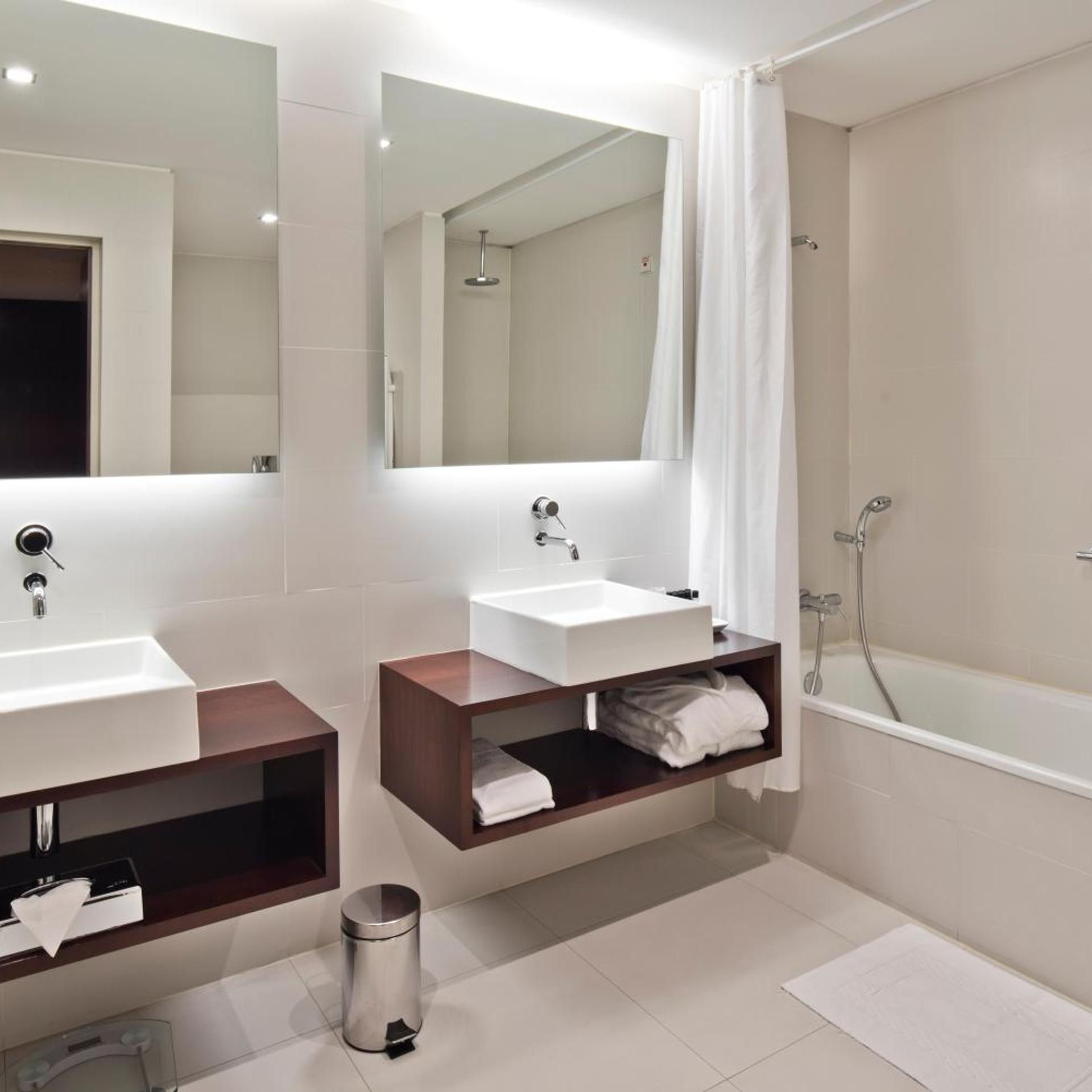 جناح تنفيذي بسرير مزدوج، Golden Tulip Sao Joao da Madeira Hotel 5/10
