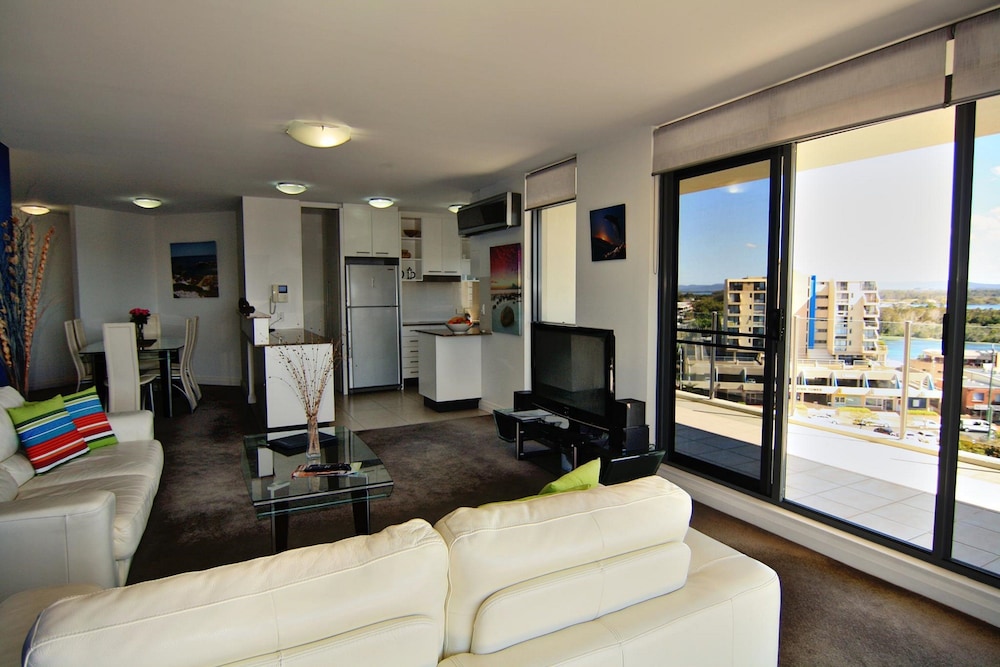 Sevan Apartments Forster 56/74