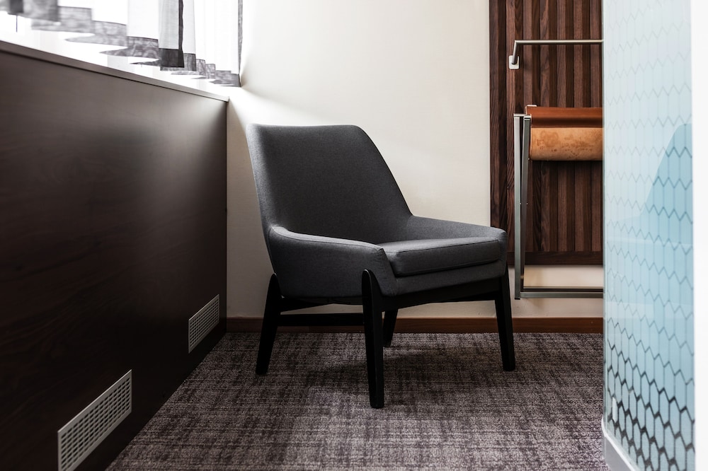 Best Western And Hotel 33/42