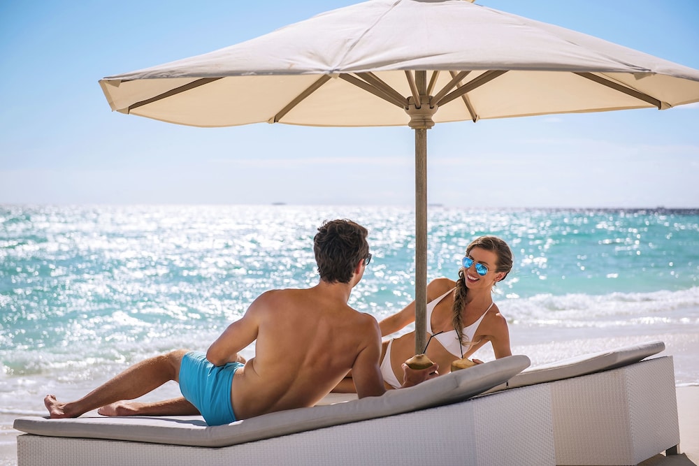 Mercure Maldives Kooddoo Resort 9/73
