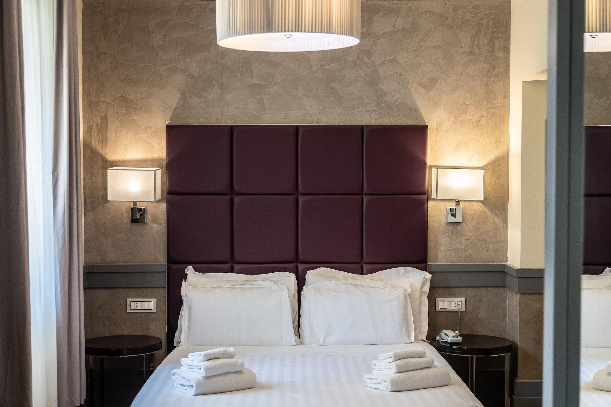 Traditional, Double or Twin Bed, Hotel Castellino Roma 4/10