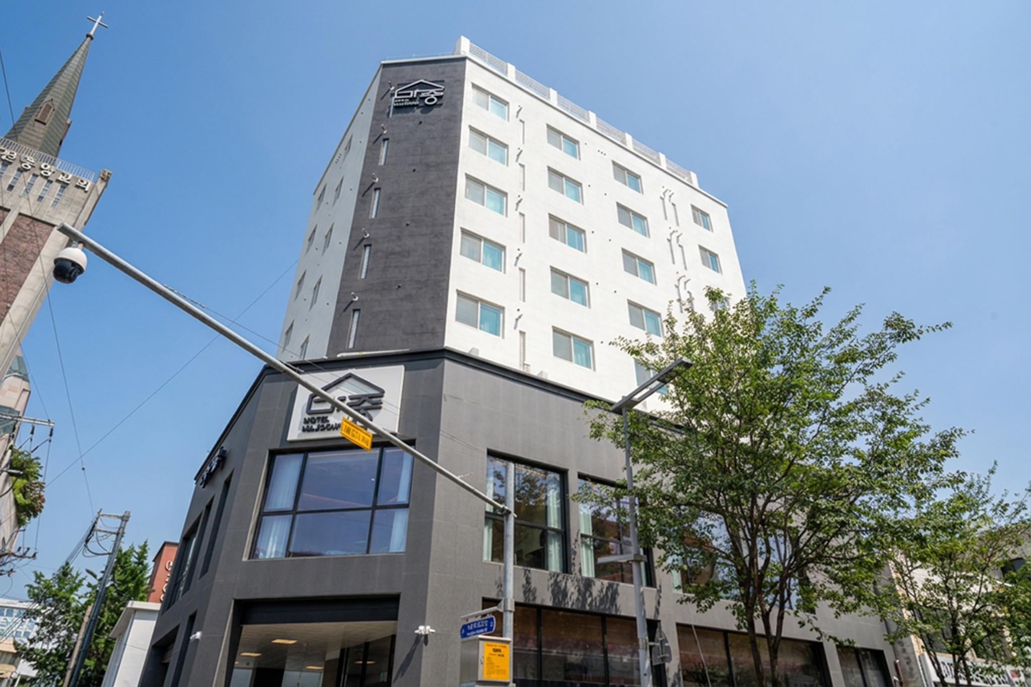Crystal Residence Hotel 9/50