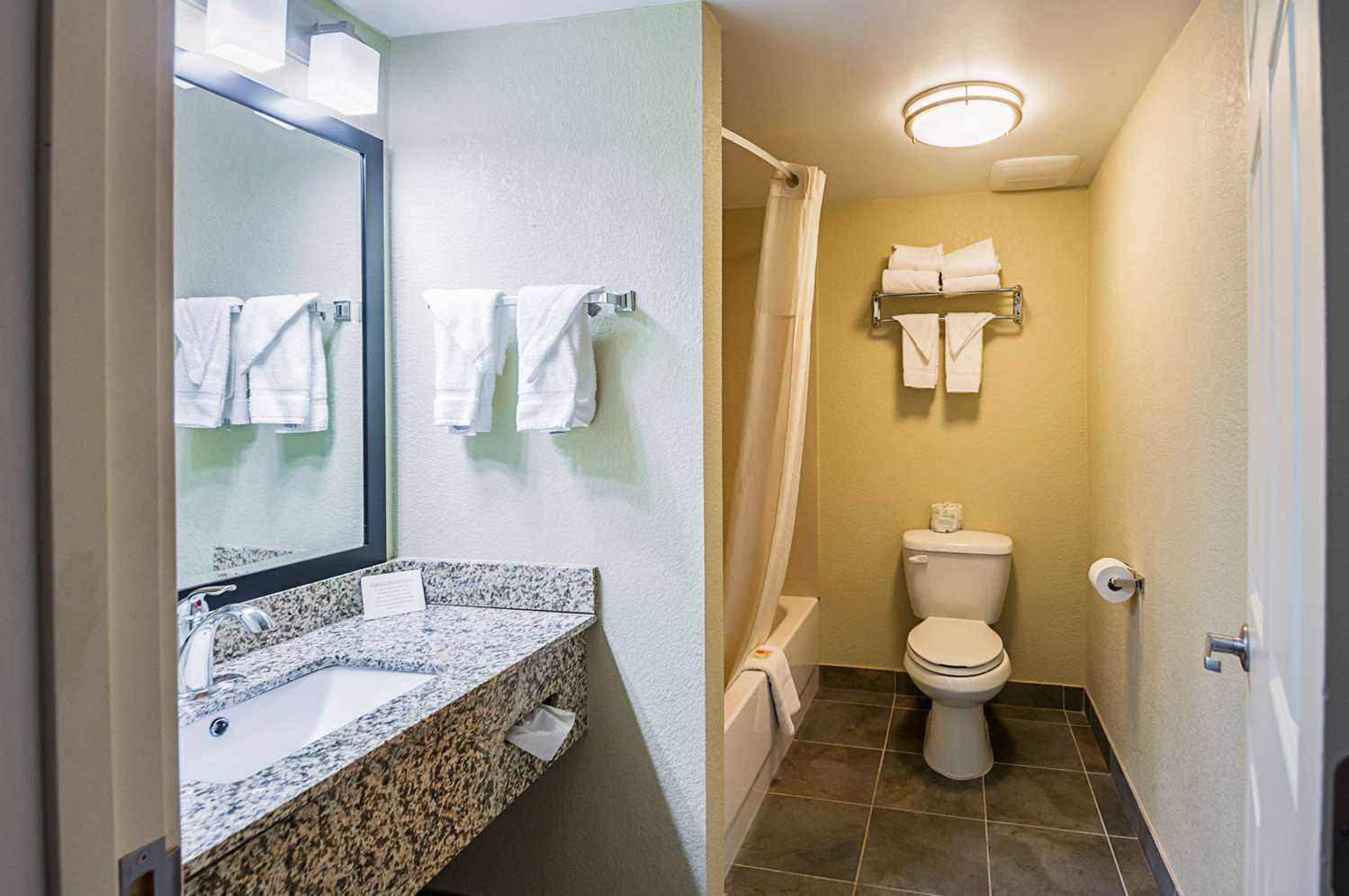 Quality Inn & Suites Hagerstown 34/35