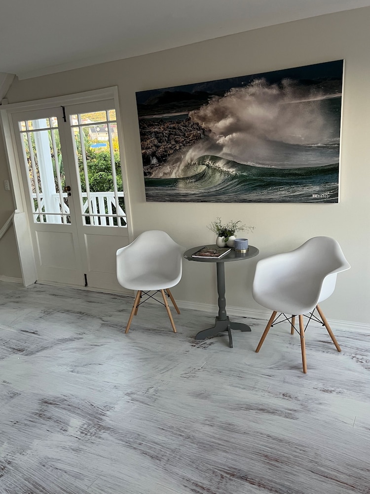 Brenton Beach House 38/50