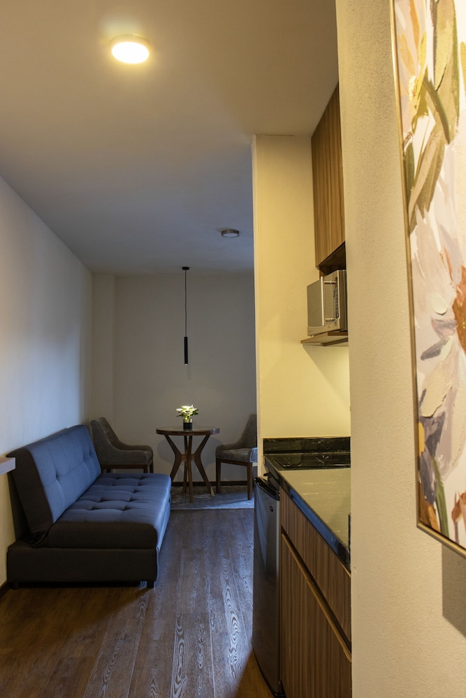 JUNIOR SUITE, STUDIO, CITY VIEW