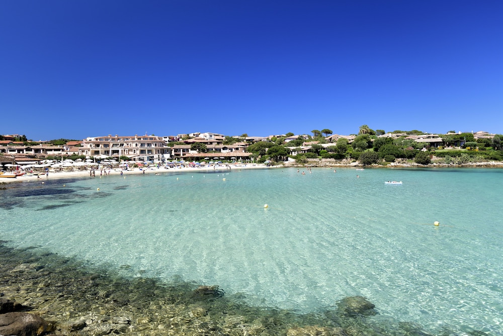 Hotel Resort And Spa Baia Caddinas 46/50