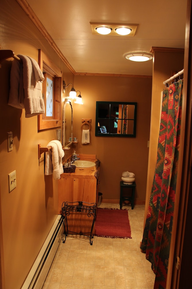 Kiwassa Lake Bed & Breakfast and Cabins 22/50