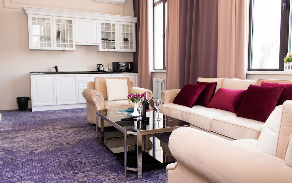 Madison Ave Hotel Bishkek 23/39