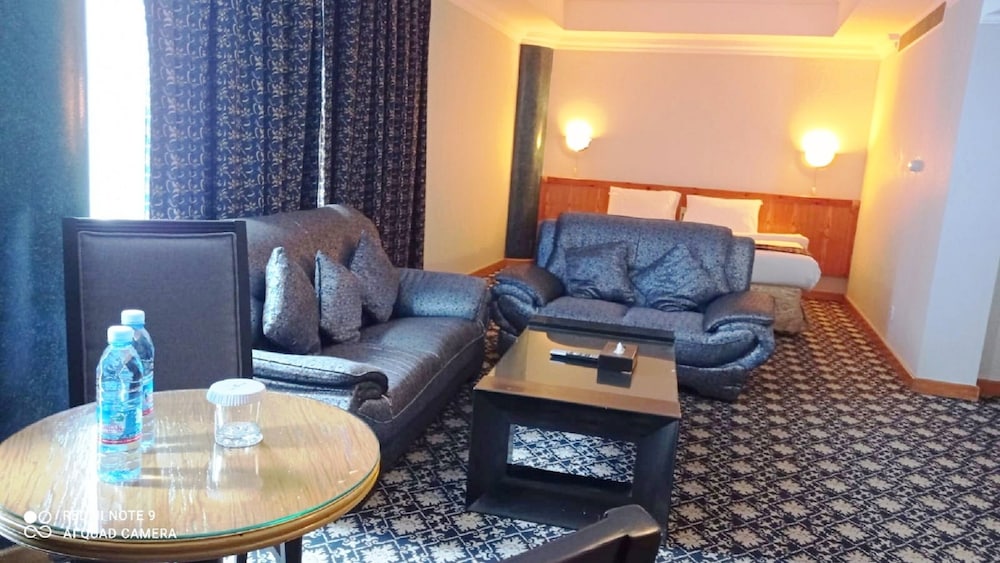 Phoenicia Tower Hotel 44/67