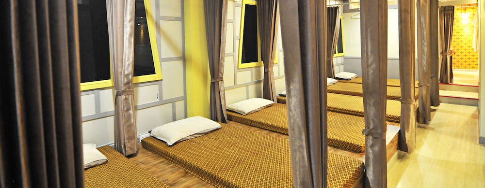 Malaysia Hotel 42/53