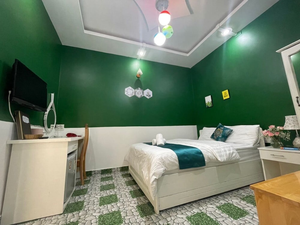 Hai Long Vuong Hotel 10/80