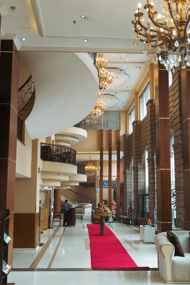 Capital Hotel And Spa 14/76