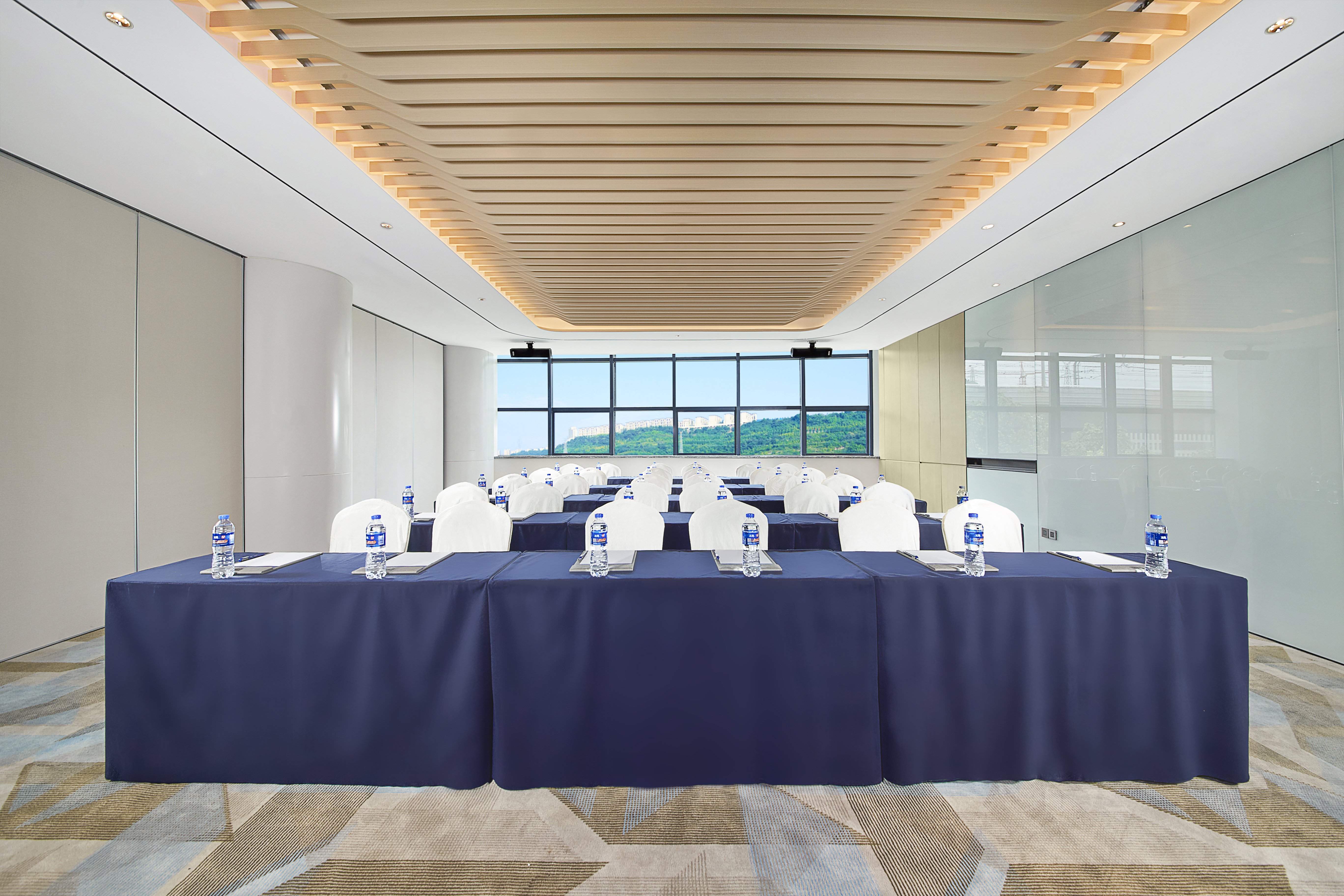 HOLIDAY INN EXPRESS Chongqing Airport Zone 22/24