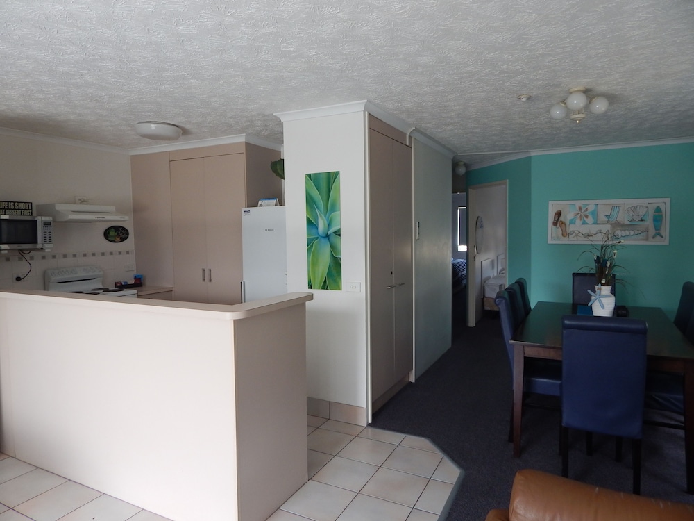 Tranquil Shores Holiday Apartments 9/71