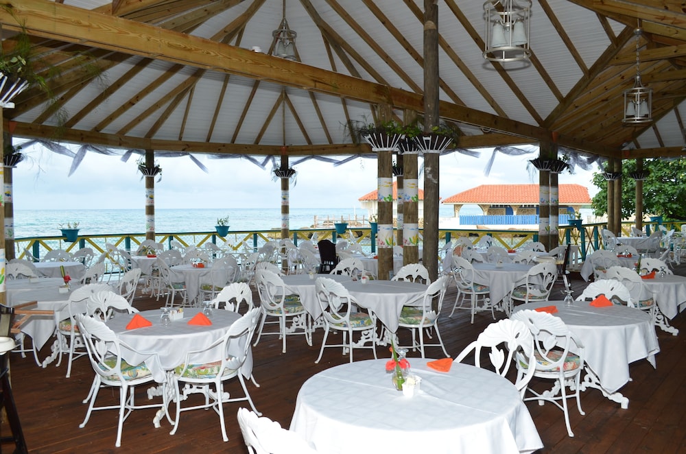 FRANKLYN D. RESORT AND SPA 33/50