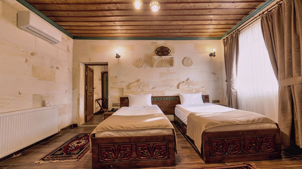 Ada Cave Suites 14/50