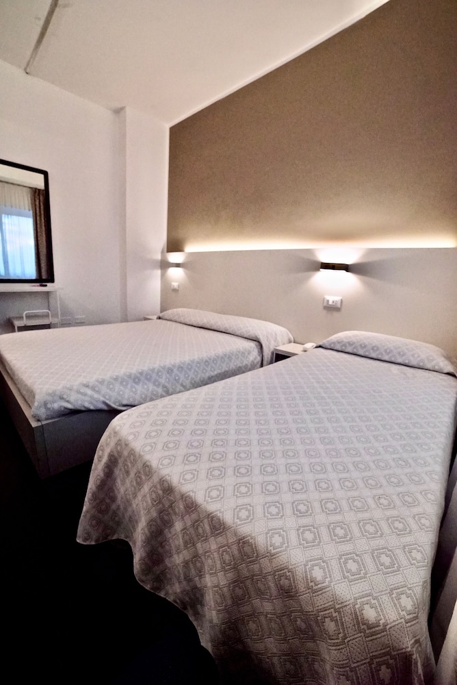 Hotel Centrale 25/50