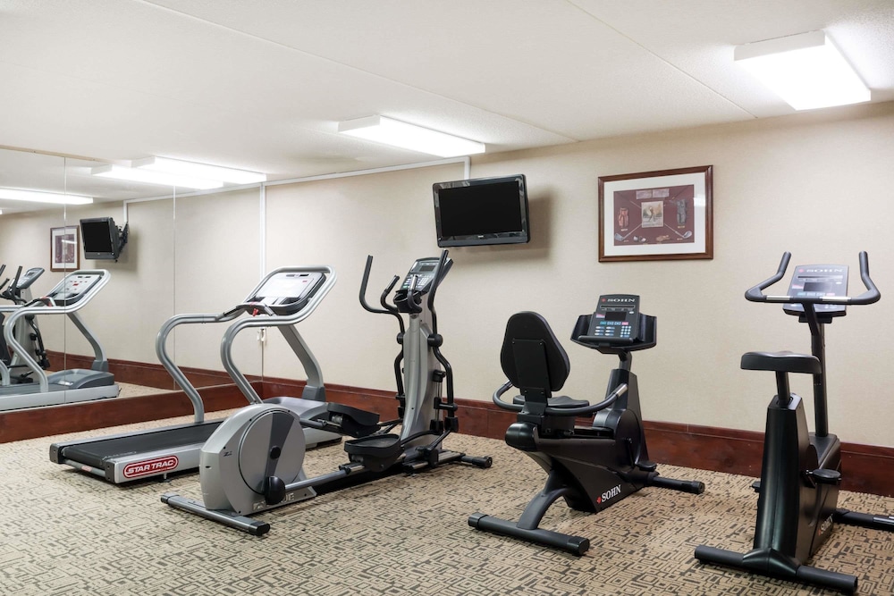 Baymont by Wyndham Clarksville Northeast 9/16