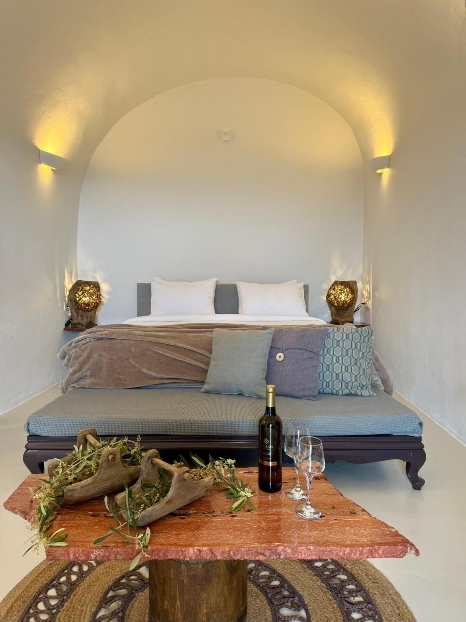 Cave, Superior, House, Queen Bed, with View, Plunge Pool
