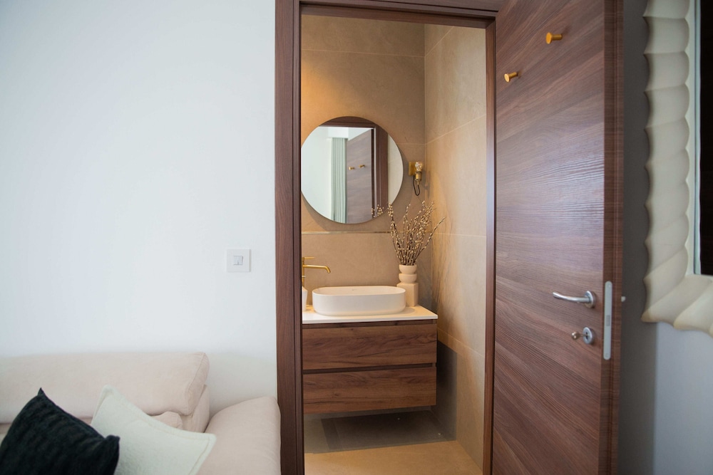 2 BEDROOMS, LUXURY, APARTMENT, TERRACE