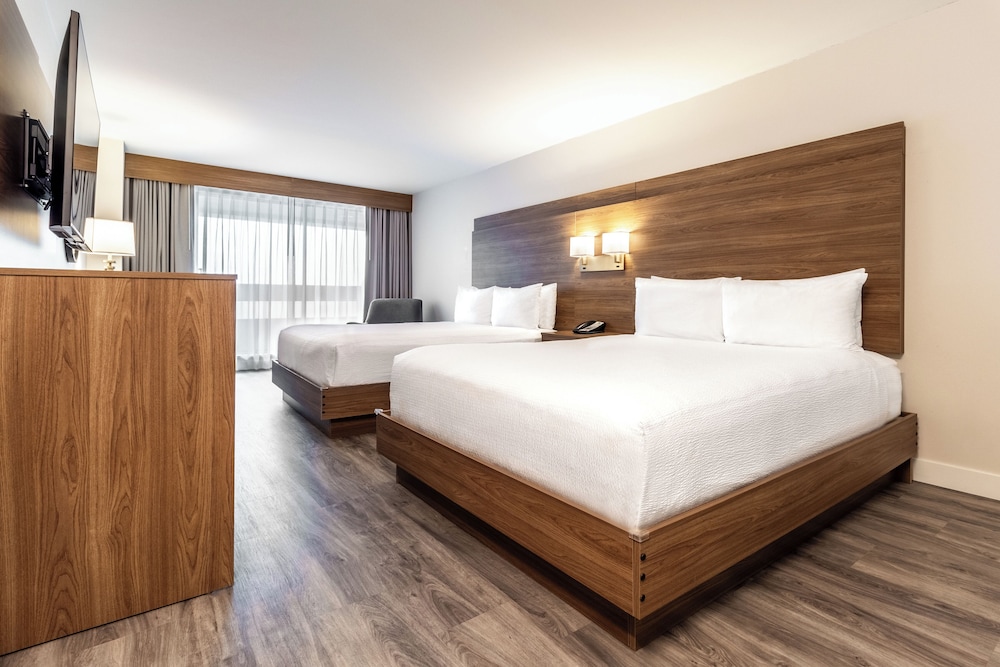 Atrium Inn Vancouver 13/48