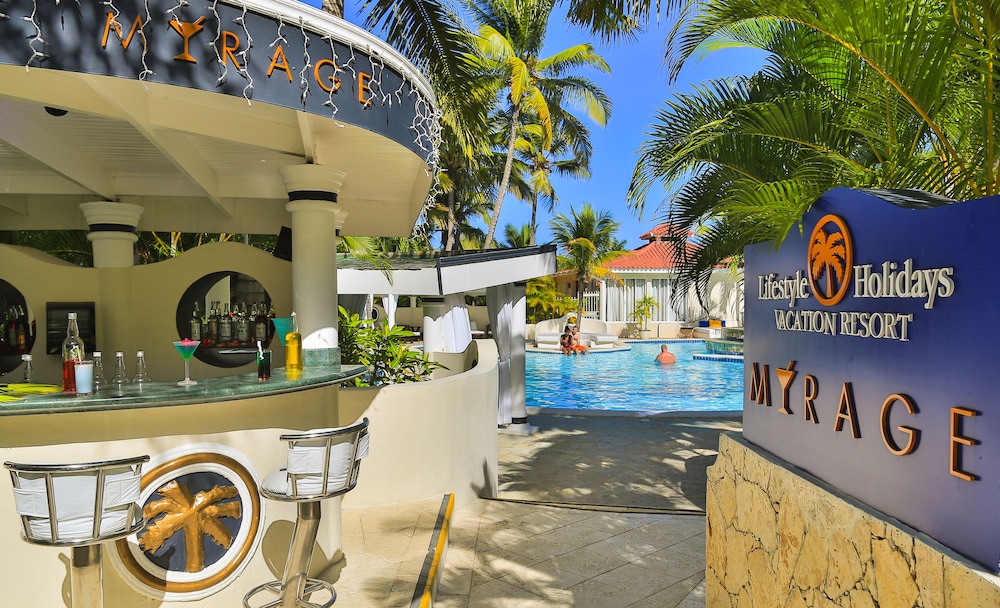 Lifestyle Crown Residence Suites 10/52