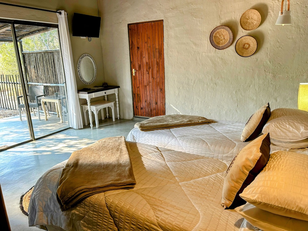 Leadwood Tree Safari Lodge 695 10/30