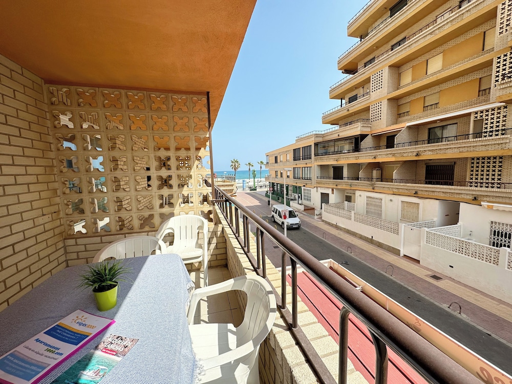 APARTAMENTOS BERNAT PIE DE PLAYA 3000 6/68