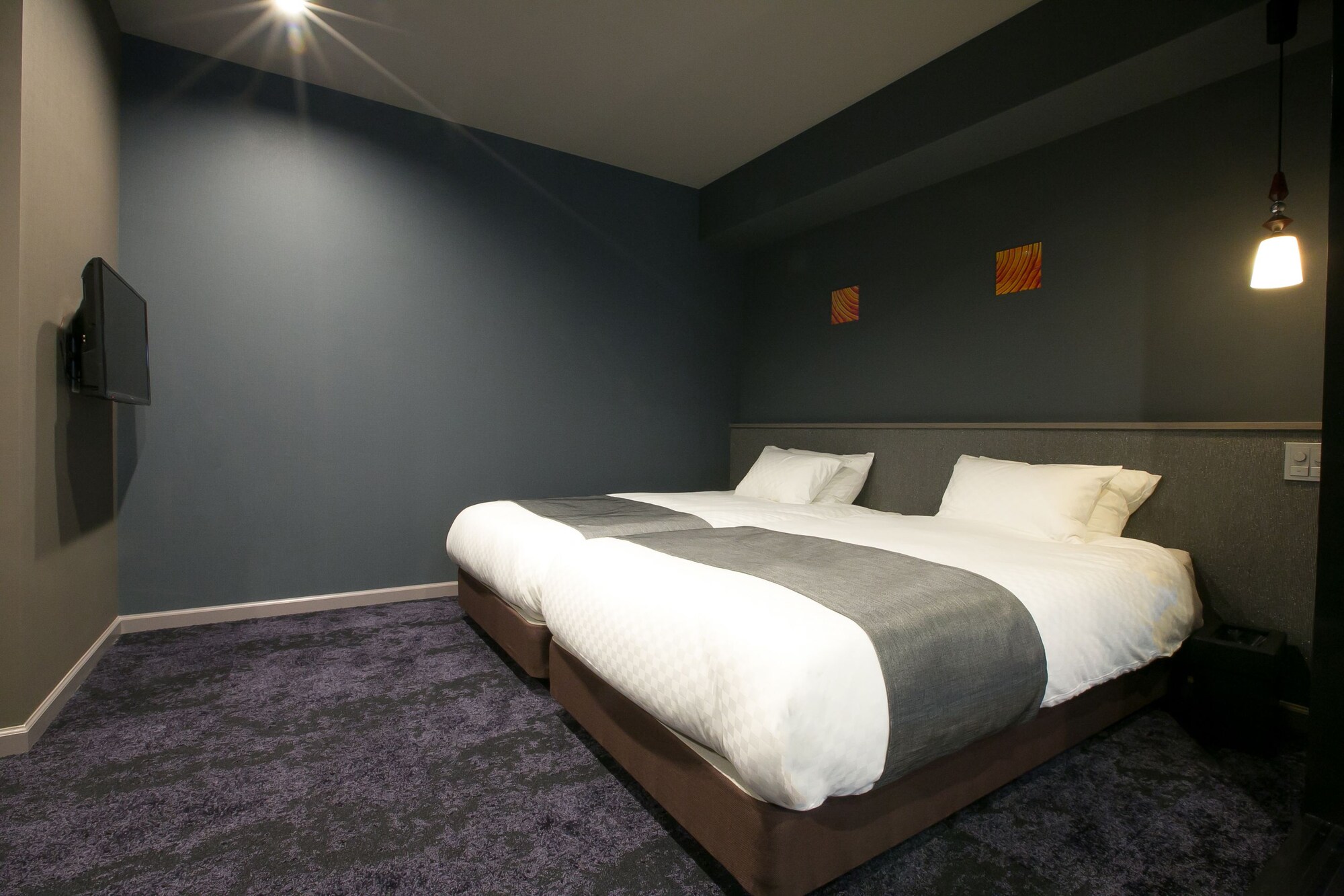 JAPANESE WESTERN, DELUXE, TWIN BEDS