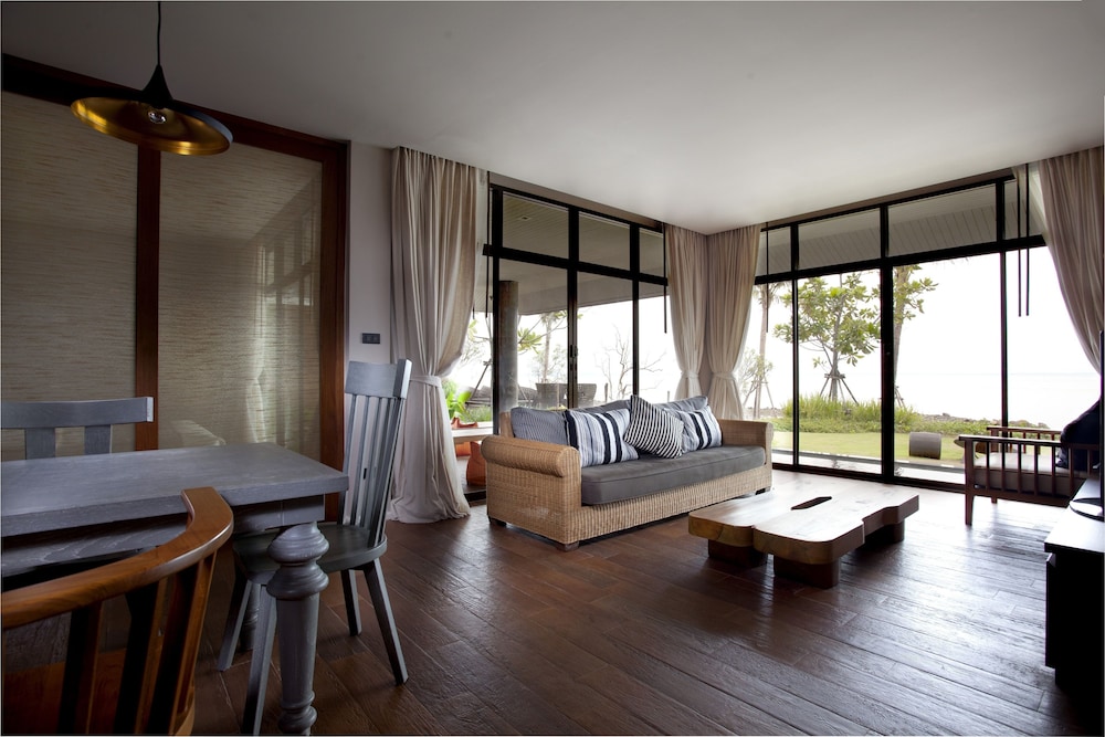 NA TARA RESORT 32/50