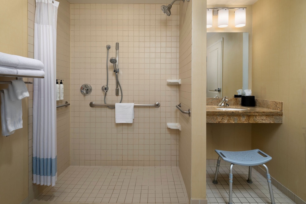 Towneplace Suites By Marriott Ann Arbor 46/51