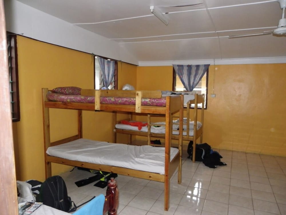 Ratu Kini Backpackers & Dive Resort 13/67