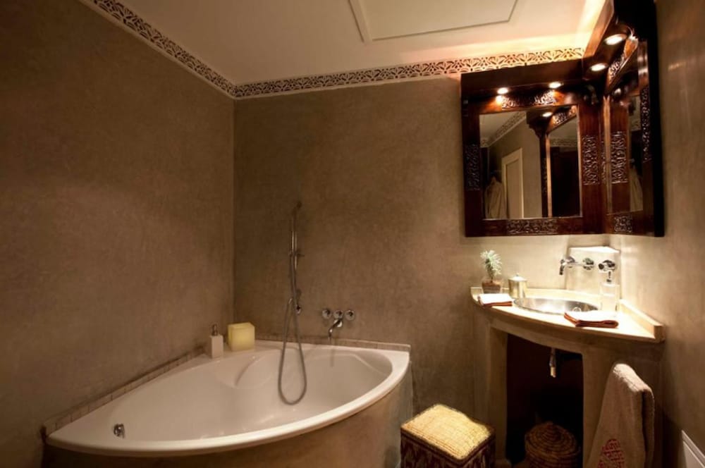 Riad Charai 29/77