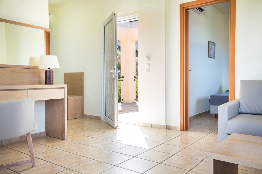 Dionysos Village Resort 30/50