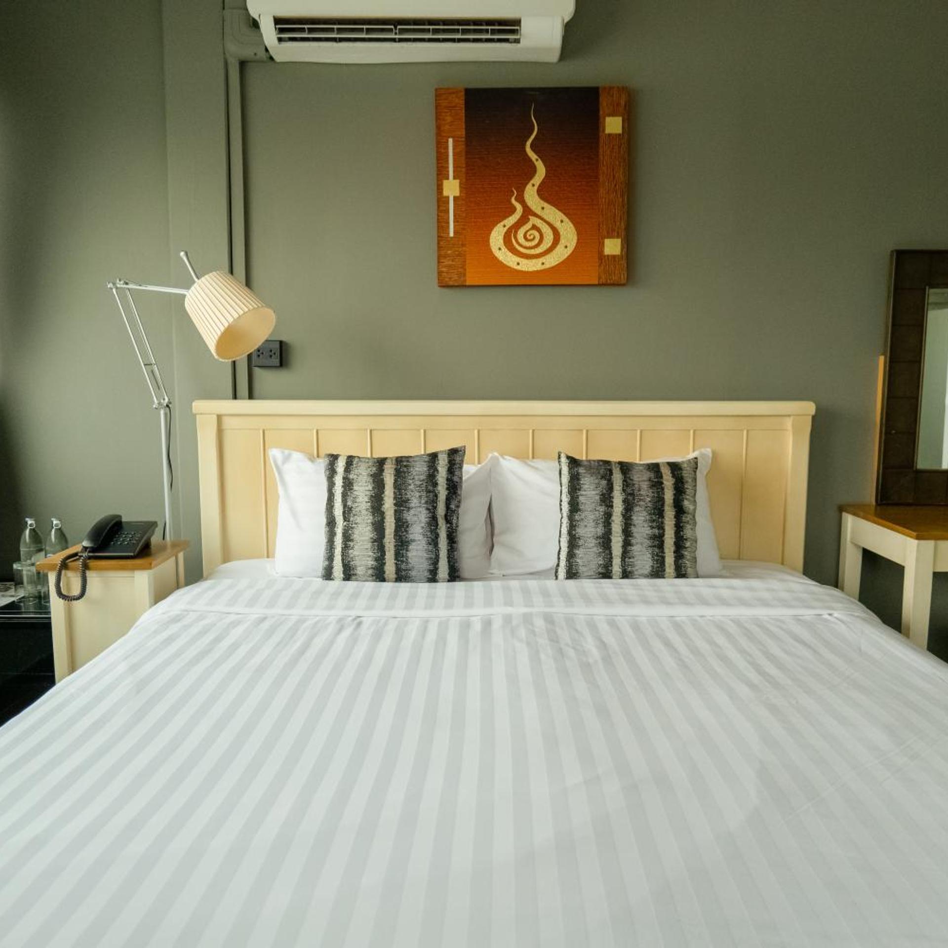 Anandpura Riverside Hotel 17/40