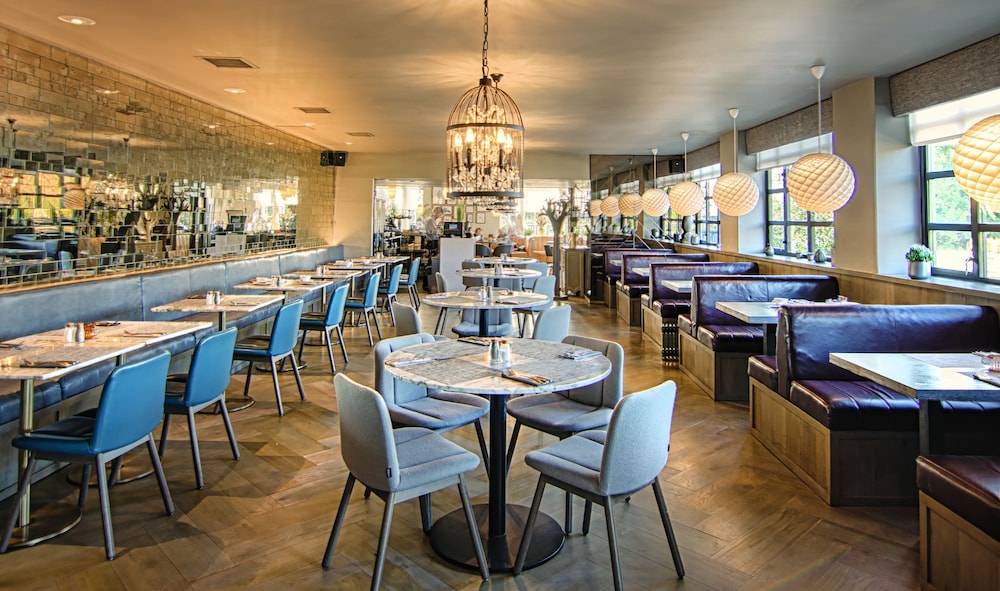 STRATHAVEN HOTEL 30/43