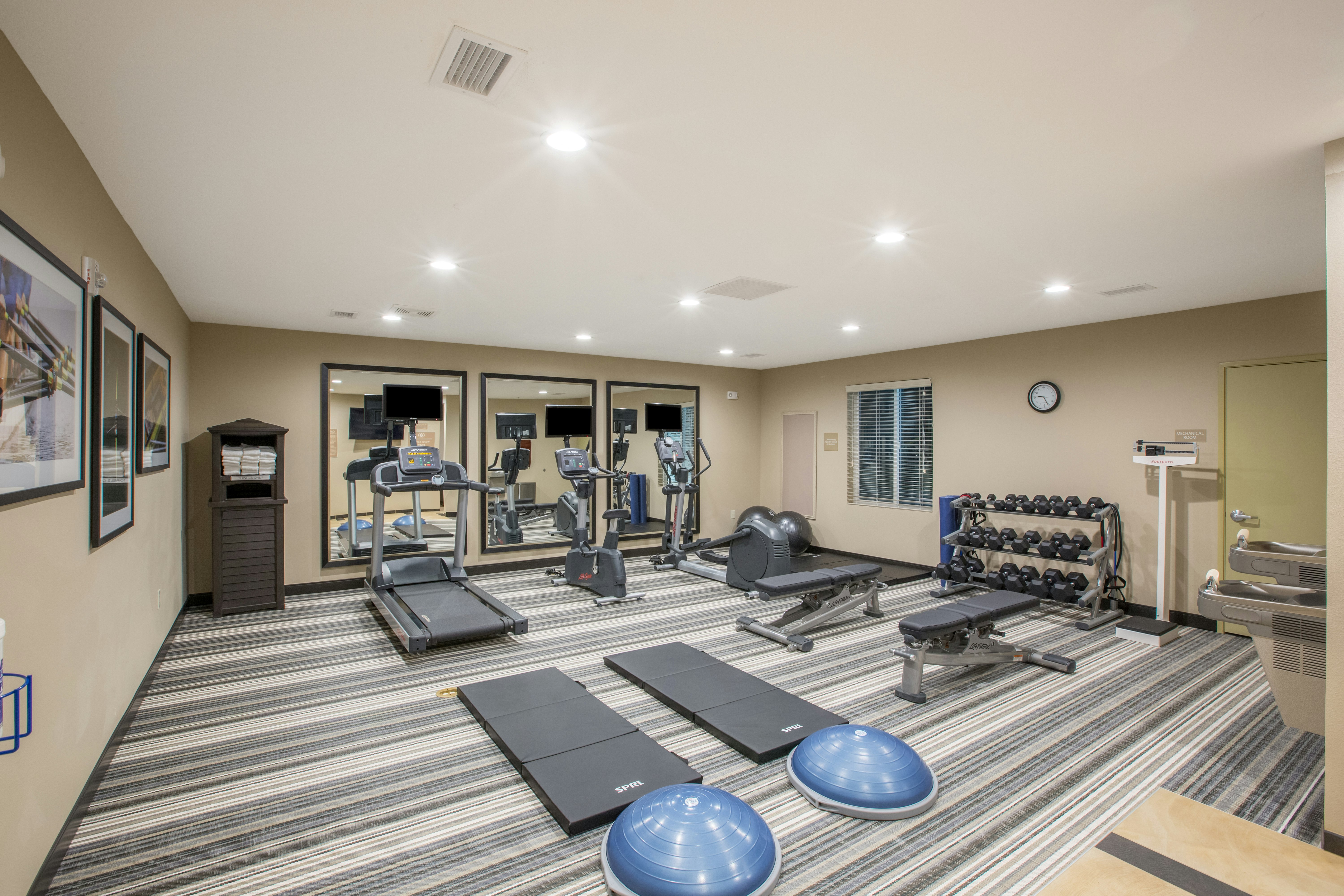 CANDLEWOOD SUITES OMAHA - MILLARD AREA 6/21