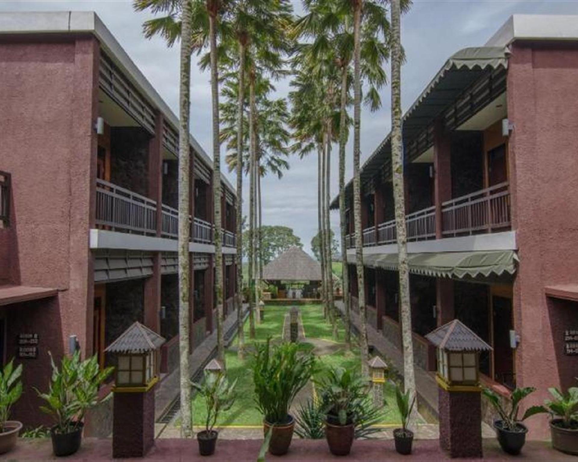 Rollaas Hotel and Resort 4/29